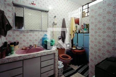 Casa à venda com 190m², 5 quartos e 4 vagas Casa à venda com 190m², 5 quartos e 4 vagasCasa 1: Banheiro