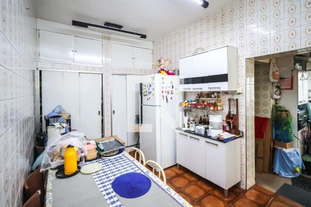 Casa à venda com 190m², 5 quartos e 4 vagas Casa à venda com 190m², 5 quartos e 4 vagasCasa 1: Cozinha