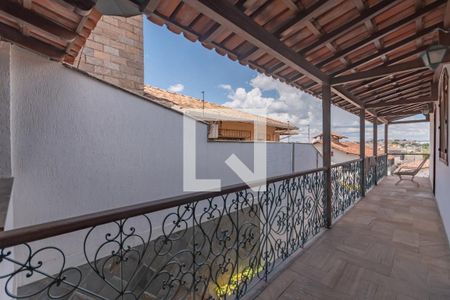 Casa à venda com 363m², 5 quartos e 4 vagasVaranda
