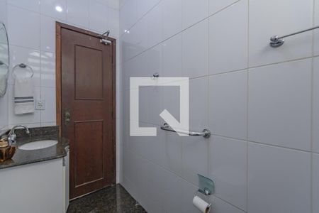 Casa à venda com 363m², 5 quartos e 4 vagasBanheiro Social 2