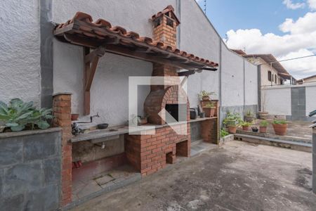 Casa à venda com 363m², 5 quartos e 4 vagasQuintal