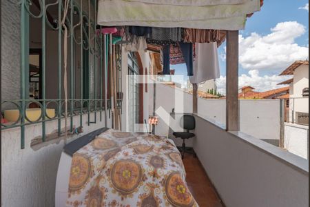 Casa à venda com 363m², 5 quartos e 4 vagasLavanderia