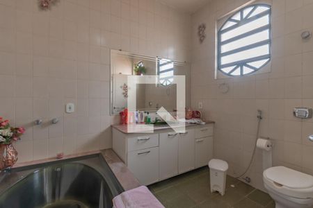 Casa à venda com 363m², 5 quartos e 4 vagasBanheiro Suíte