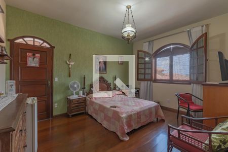 Casa à venda com 363m², 5 quartos e 4 vagasSuíte