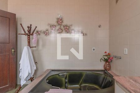 Casa à venda com 363m², 5 quartos e 4 vagasBanheiro Suíte