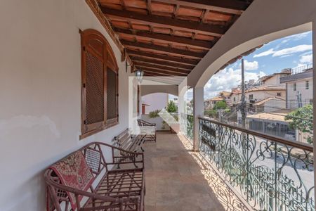 Casa à venda com 363m², 5 quartos e 4 vagasVaranda