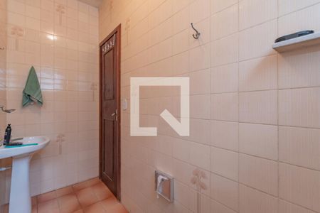 Casa à venda com 363m², 5 quartos e 4 vagasBanheiro de Serviço