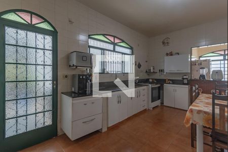 Casa à venda com 363m², 5 quartos e 4 vagasCozinha