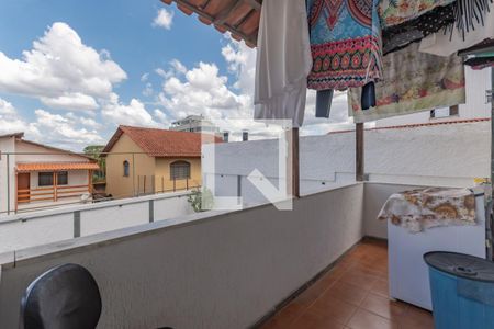 Casa à venda com 363m², 5 quartos e 4 vagasLavanderia