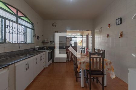 Casa à venda com 363m², 5 quartos e 4 vagasCozinha