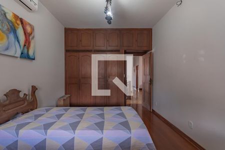 Casa à venda com 363m², 5 quartos e 4 vagasQuarto 4