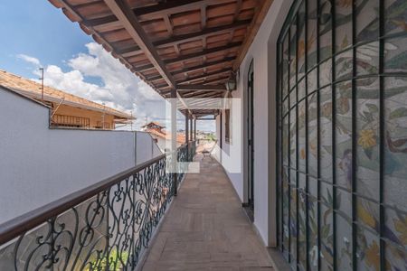 Casa à venda com 363m², 5 quartos e 4 vagasVaranda