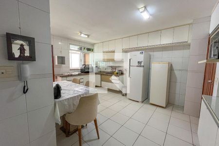 Apartamento à venda com 200m², 4 quartos e 3 vagas Apartamento à venda com 200m², 4 quartos e 3 vagasCozinha