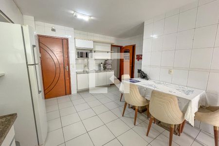 Apartamento à venda com 200m², 4 quartos e 3 vagas Apartamento à venda com 200m², 4 quartos e 3 vagasCozinha