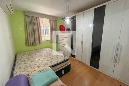 Apartamento à venda com 200m², 4 quartos e 3 vagas Apartamento à venda com 200m², 4 quartos e 3 vagasQuarto 4