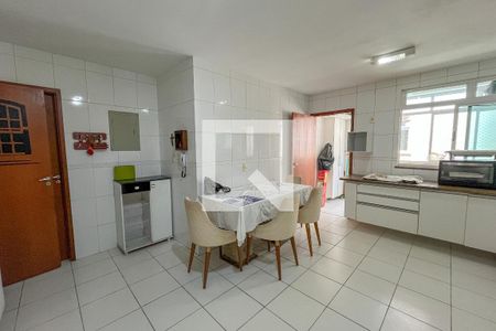 Apartamento à venda com 200m², 4 quartos e 3 vagas Apartamento à venda com 200m², 4 quartos e 3 vagasCozinha