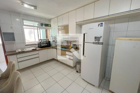 Apartamento à venda com 200m², 4 quartos e 3 vagas Apartamento à venda com 200m², 4 quartos e 3 vagasCozinha