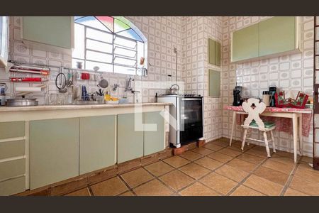 Casa à venda com 225m², 3 quartos e 3 vagas Casa à venda com 225m², 3 quartos e 3 vagasCozinha