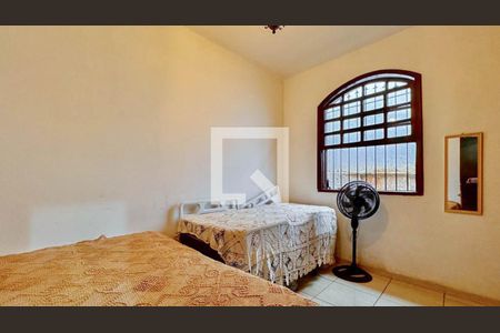 Casa à venda com 225m², 3 quartos e 3 vagas Casa à venda com 225m², 3 quartos e 3 vagasQuarto 4