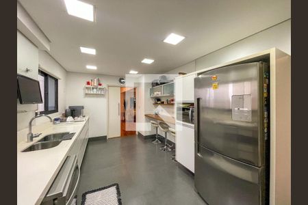 Apartamento à venda com 240m², 4 quartos e 4 vagas