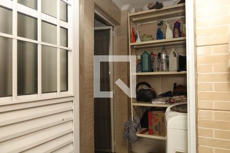 Casa à venda com 230m², 3 quartos e 2 vagasÁrea de Serviço 1