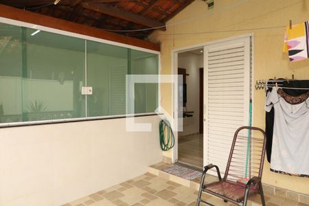 Casa à venda com 230m², 3 quartos e 2 vagasVaranda