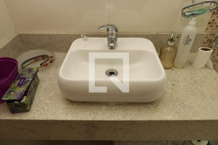 Casa à venda com 230m², 3 quartos e 2 vagas Banheiro 1 - Suíte