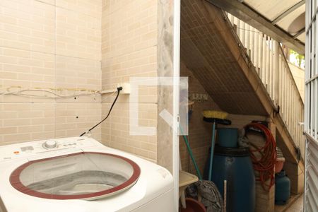 Casa à venda com 230m², 3 quartos e 2 vagasÁrea de Serviço 1