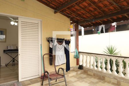 Casa à venda com 230m², 3 quartos e 2 vagasVaranda