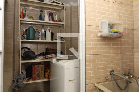 Casa à venda com 230m², 3 quartos e 2 vagasÁrea de Serviço 1