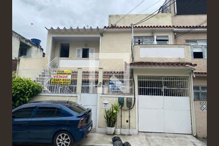 Casa à venda com 138m², 3 quartos e 1 vagaFachada