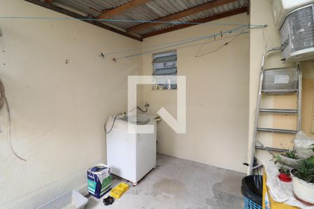 Casa à venda com 138m², 3 quartos e 1 vagaÁrea de Serviço 2