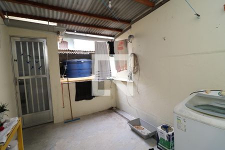 Casa à venda com 138m², 3 quartos e 1 vagaÁrea de Serviço 2