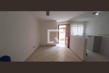 Sala de casa para alugar com 2 quartos, 75m² em Vila Yara, Osasco