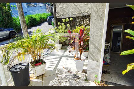 Casa de condomínio à venda com 75m², 3 quartos e 1 vaga Casa de condomínio à venda com 75m², 3 quartos e 1 vagafrente