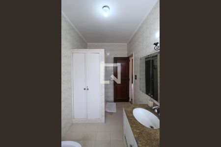 Casa à venda com 450m², 4 quartos e 3 vagasBanheiro da Suíte