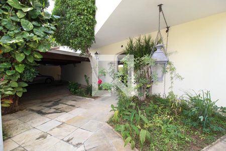 Casa à venda com 450m², 4 quartos e 3 vagasFachada