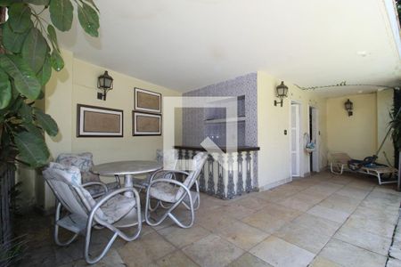 Casa à venda com 450m², 4 quartos e 3 vagasPiscina