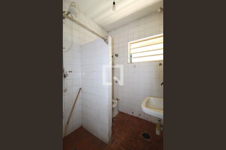 Casa à venda com 450m², 4 quartos e 3 vagasBanheiro de Serviço