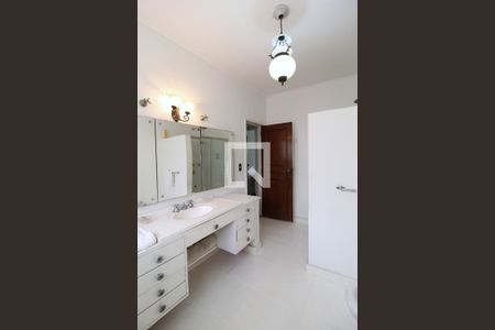 Casa à venda com 450m², 4 quartos e 3 vagasBanheiro Social 2