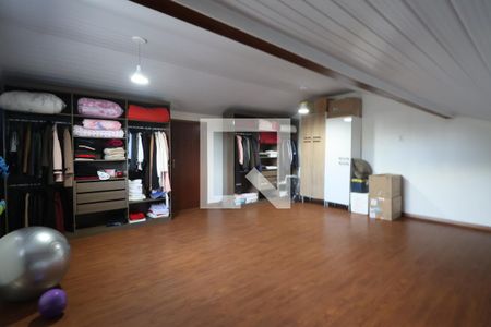 Casa à venda com 178m², 3 quartos e 2 vagasSótão