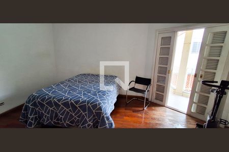 Casa à venda com 380m², 4 quartos e 4 vagasQuarto 