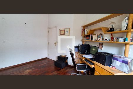 Casa à venda com 380m², 4 quartos e 4 vagasQuarto 