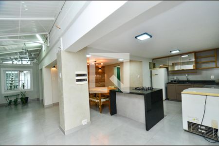 Casa à venda com 300m², 4 quartos e 3 vagas Casa à venda com 300m², 4 quartos e 3 vagasCozinha Casa 2