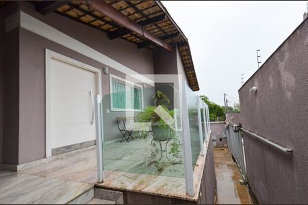 Casa à venda com 300m², 4 quartos e 3 vagas Casa à venda com 300m², 4 quartos e 3 vagasÁrea Externa