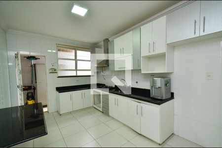 Casa à venda com 300m², 4 quartos e 3 vagas Casa à venda com 300m², 4 quartos e 3 vagasCozinha