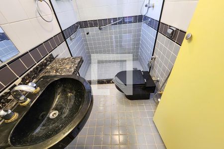 Apartamento à venda com 425m², 4 quartos e 1 vagaBanheiro da Suíte 2