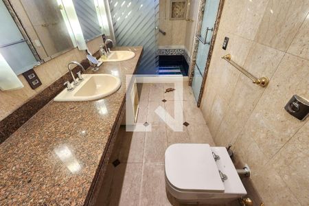 Apartamento à venda com 425m², 4 quartos e 1 vagaBanheiro da Suíte 4