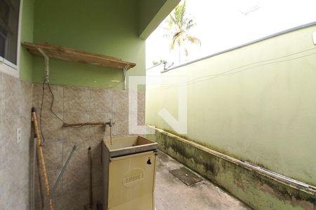 Casa à venda com 182m², 3 quartos e 4 vagas Casa à venda com 182m², 3 quartos e 4 vagasÁrea de Serviço
