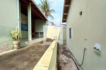 Casa à venda com 182m², 3 quartos e 4 vagas Casa à venda com 182m², 3 quartos e 4 vagasQuintal